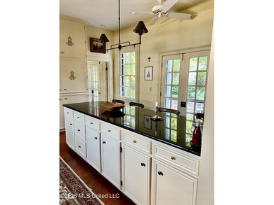 STEP INTO A PIECE OF NATCHEZ HISTORY WITH THE BREATHTAKING OAK - photo 30