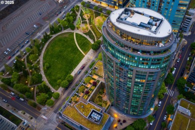 Lake Condo For Sale in Portland, Oregon