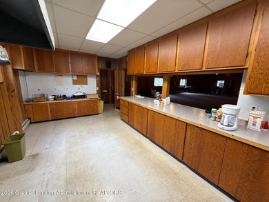 Beautifully maintained church sitting on 6 lots. Easy in and out - photo 34