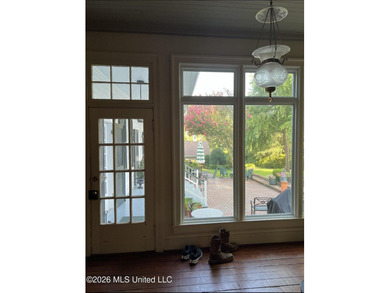 STEP INTO A PIECE OF NATCHEZ HISTORY WITH THE BREATHTAKING OAK - photo 39