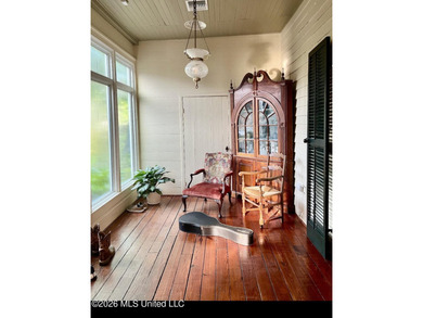 STEP INTO A PIECE OF NATCHEZ HISTORY WITH THE BREATHTAKING OAK - photo 40