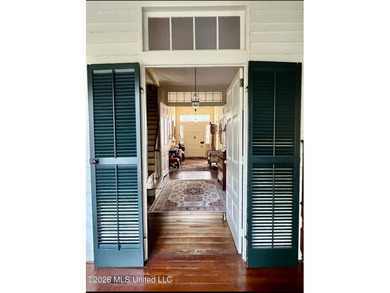 STEP INTO A PIECE OF NATCHEZ HISTORY WITH THE BREATHTAKING OAK - photo 42