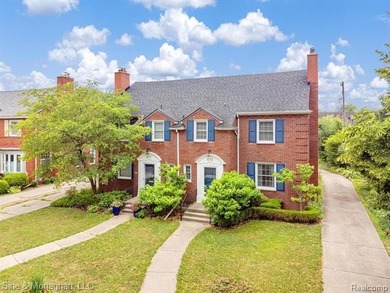 Discover the perfect blend of comfort, convenience, and walkable - photo 1