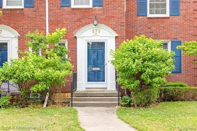 Discover the perfect blend of comfort, convenience, and walkable - photo 3