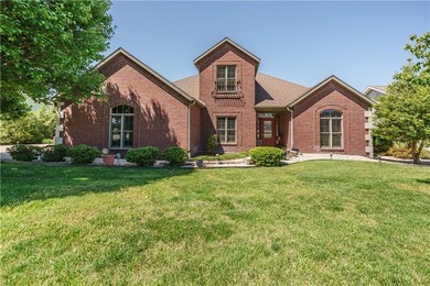 Conveniently located close to golf, shopping, and the main gate - photo 1