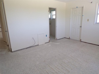 Rare opportunity to own one of Venice's coveted Gulf front - photo 18