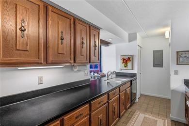 Enjoy the sunrises on the spacious balcony with million dollar - photo 19