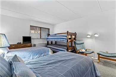 Enjoy the sunrises on the spacious balcony with million dollar - photo 28