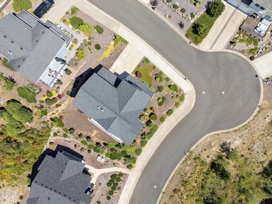 Situated in the Resort at Bayview community, this 3 bedroom, 2.5 - photo 50