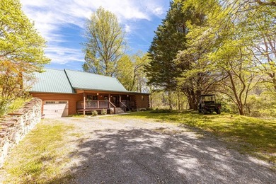 Set on 27.4 acres of rolling pasture and mountain-view land, 440 - photo 4
