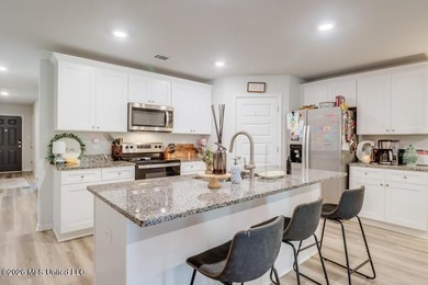 Built in 2024 this house is like New great floor plan large - photo 7