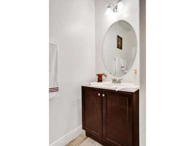 True 3-br move-in ready, well-maintained townhome with tile - photo 10