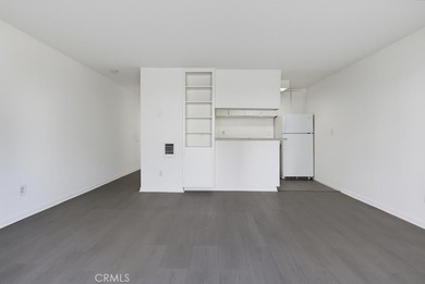 Don't miss this ground level studio condo with inside view of - photo 9