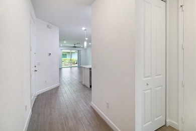Near BRAND NEW modern 2-bedroom, 2-bathroom townhouse situated - photo 4