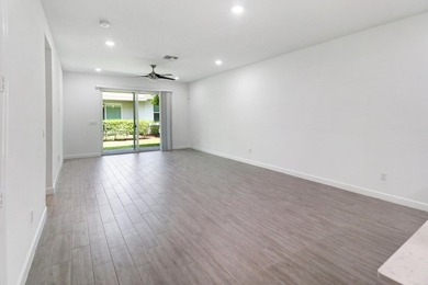 Near BRAND NEW modern 2-bedroom, 2-bathroom townhouse situated - photo 6