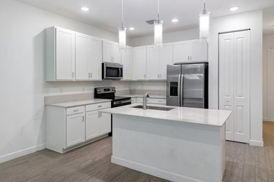 Near BRAND NEW modern 2-bedroom, 2-bathroom townhouse situated - photo 9