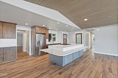 Lakefront home at the Oregon Coast, this single level this home - photo 11