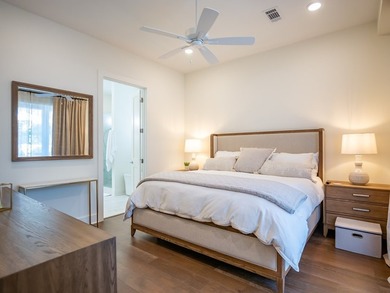 Enjoy resort-style living in this beautiful golf course - photo 11