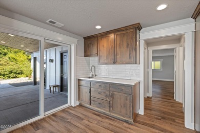 Lakefront home at the Oregon Coast, this single level this home - photo 12