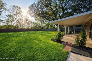 Beautifully updated 3 bedroom, 2 bathroom home offering - photo 2