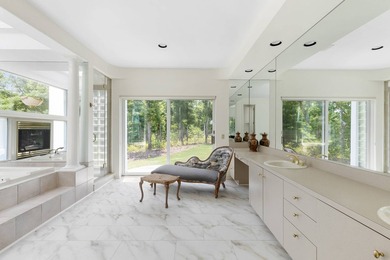 Introducing a breathtaking East Hampton contemporary sanctuary - photo 13