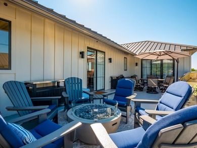 Enjoy resort-style living in this beautiful golf course - photo 19