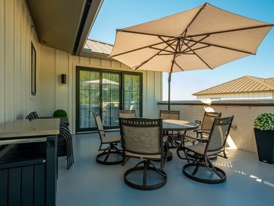 Enjoy resort-style living in this beautiful golf course - photo 21