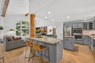 Timeless mountain lodge coupled with new mountain modern - photo 22