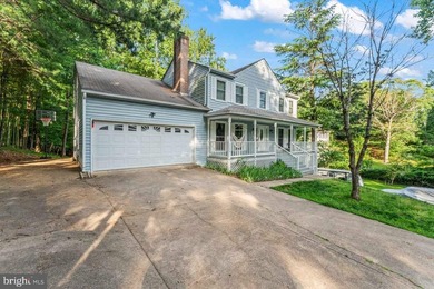 Stunning Colonial in Coveted Aquia Harbour - Modern Charm Meets - photo 3