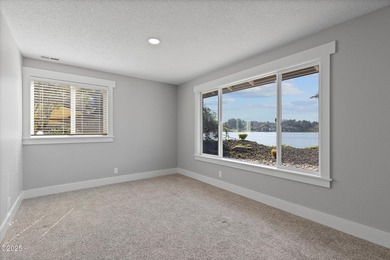 Lakefront home at the Oregon Coast, this single level this home - photo 25