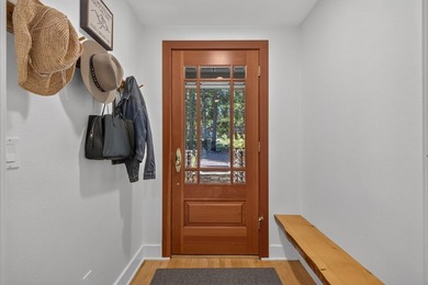 Timeless mountain lodge coupled with new mountain modern - photo 25