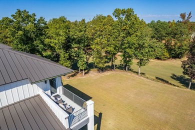 Enjoy resort-style living in this beautiful golf course - photo 26