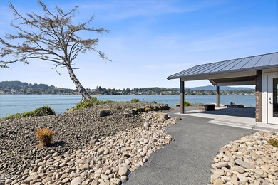 Lakefront home at the Oregon Coast, this single level this home - photo 41