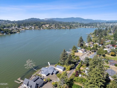 Lakefront home at the Oregon Coast, this single level this home - photo 46