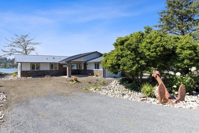 Lakefront home at the Oregon Coast, this single level this home - photo 49