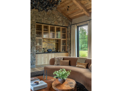 A brand-new, turnkey mountain estate by FOX ESTATES. Positioned - photo 12