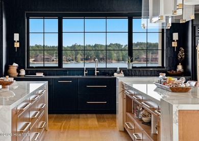 Just minutes from Pinehurst's world-renowned golf, dining, and - photo 18