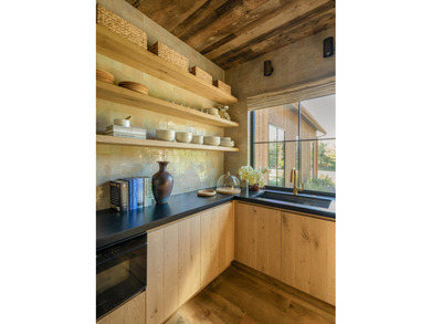 A brand-new, turnkey mountain estate by FOX ESTATES. Positioned - photo 23