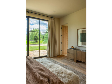 A brand-new, turnkey mountain estate by FOX ESTATES. Positioned - photo 35