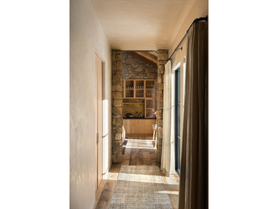 A brand-new, turnkey mountain estate by FOX ESTATES. Positioned - photo 40