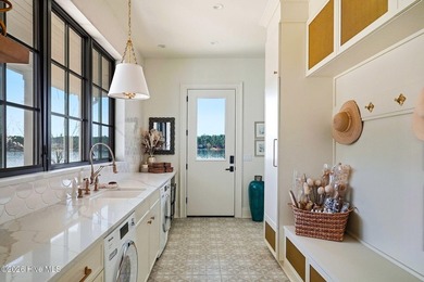 Just minutes from Pinehurst's world-renowned golf, dining, and - photo 45