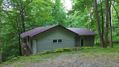 Mountain Retreat in Glenville, NC!! Tucked away in the serene - photo 8