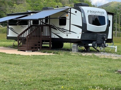 Welcome to your mountain getaway! Lot #56 is home to a - photo 2