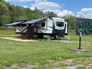 Welcome to your mountain getaway! Lot #56 is home to a - photo 3