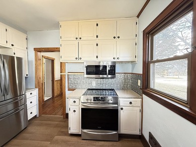 Looking for a versatile Ortonville home that blends comfort - photo 4