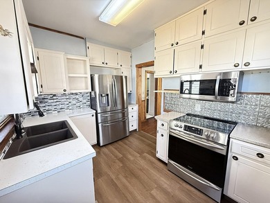 Looking for a versatile Ortonville home that blends comfort - photo 5