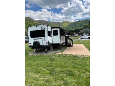 Welcome to your mountain getaway! Lot #56 is home to a - photo 7