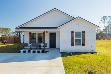 Banks Lake Home For Sale in Lakeland Georgia