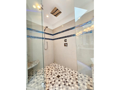Completely updated on a Double Lot featuring an all new Kitchen - photo 32