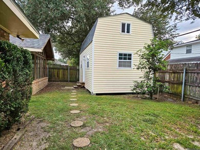 Completely updated on a Double Lot featuring an all new Kitchen - photo 53